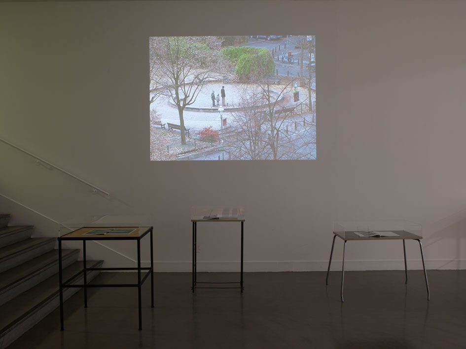 Exhibition view Roman Ondak, 2012 Musée d’art moderne de la Ville de Paris Photo © Musée d’art moderne de la...