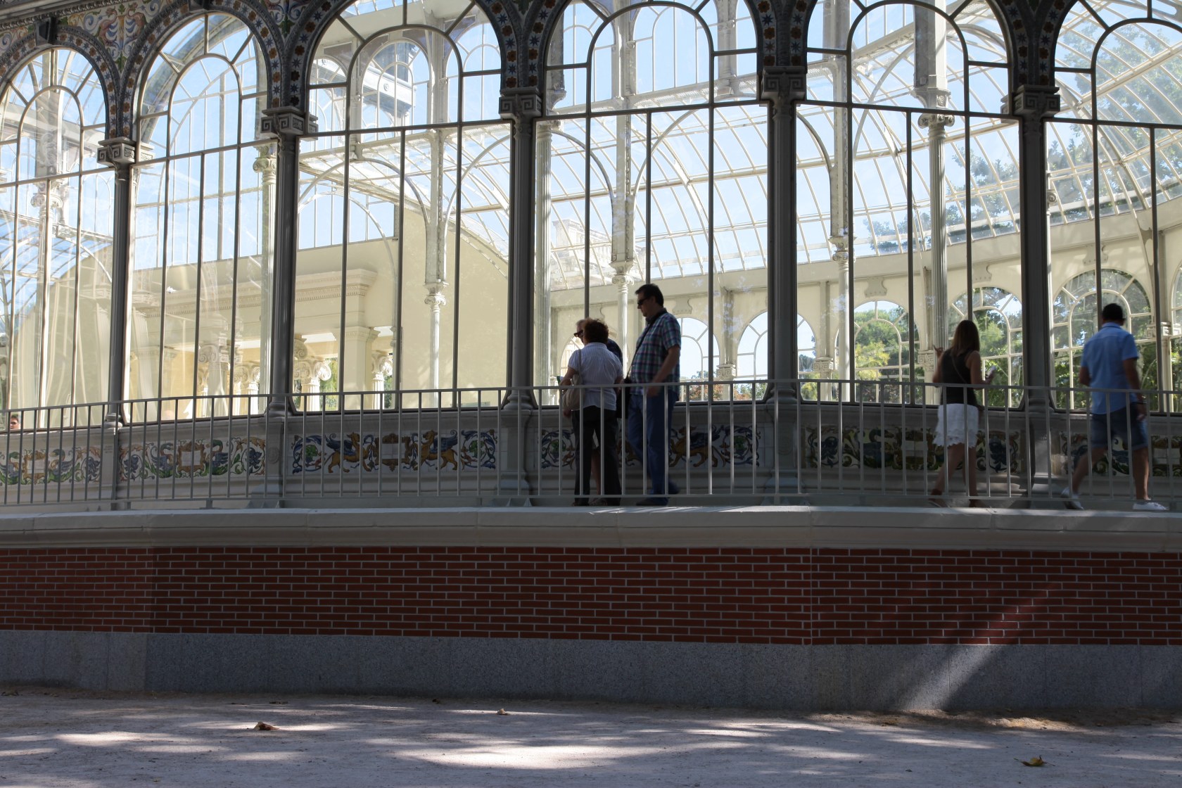 Exhibition view Scene, 2013 Museo Nacional Centro de Arte Reina Sofía, Palacio de Cristal, Madrid Photo © Roman Ondak