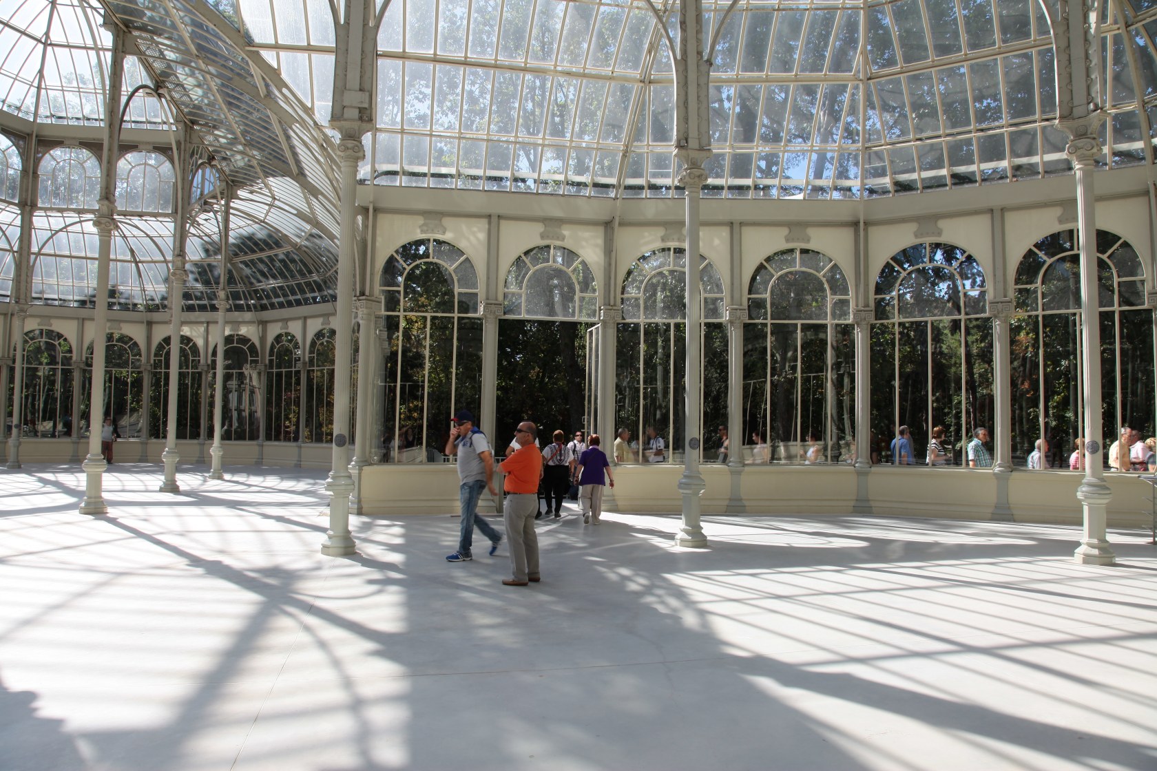 Exhibition view Scene, 2013 Museo Nacional Centro de Arte Reina Sofía, Palacio de Cristal, Madrid Photo © Roman Ondak