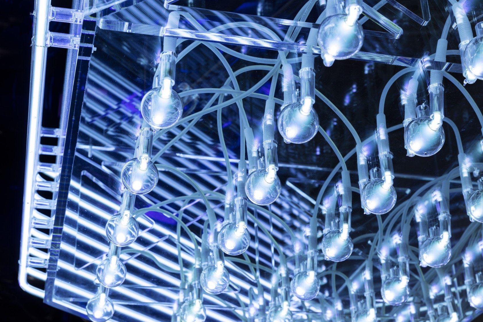 Philippe Parreno Marquee (detail) Transparent plexiglas neons and bulbs Photo © Andrea Rossetti