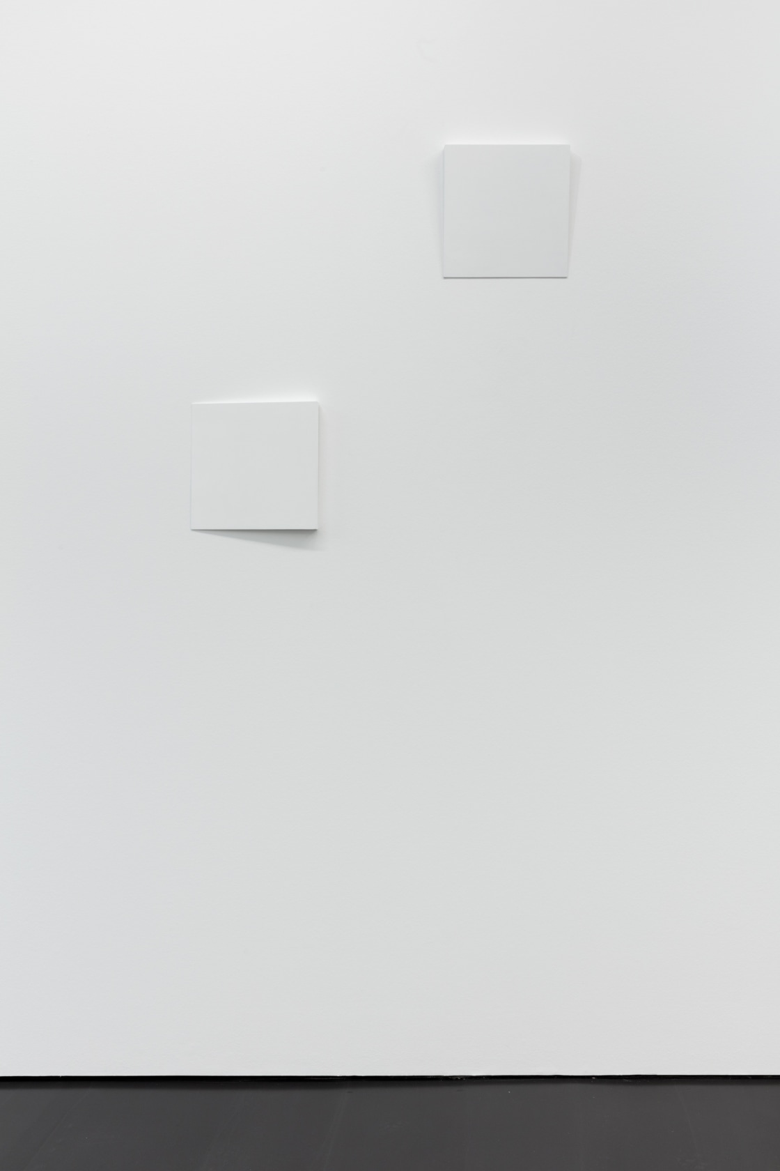 Fernanda Gomes, Untitled, 2018. Exhibition view: Afinidades Eletivas, Esther Schipper, Berlin, 2018. Photo © Andrea Rossetti