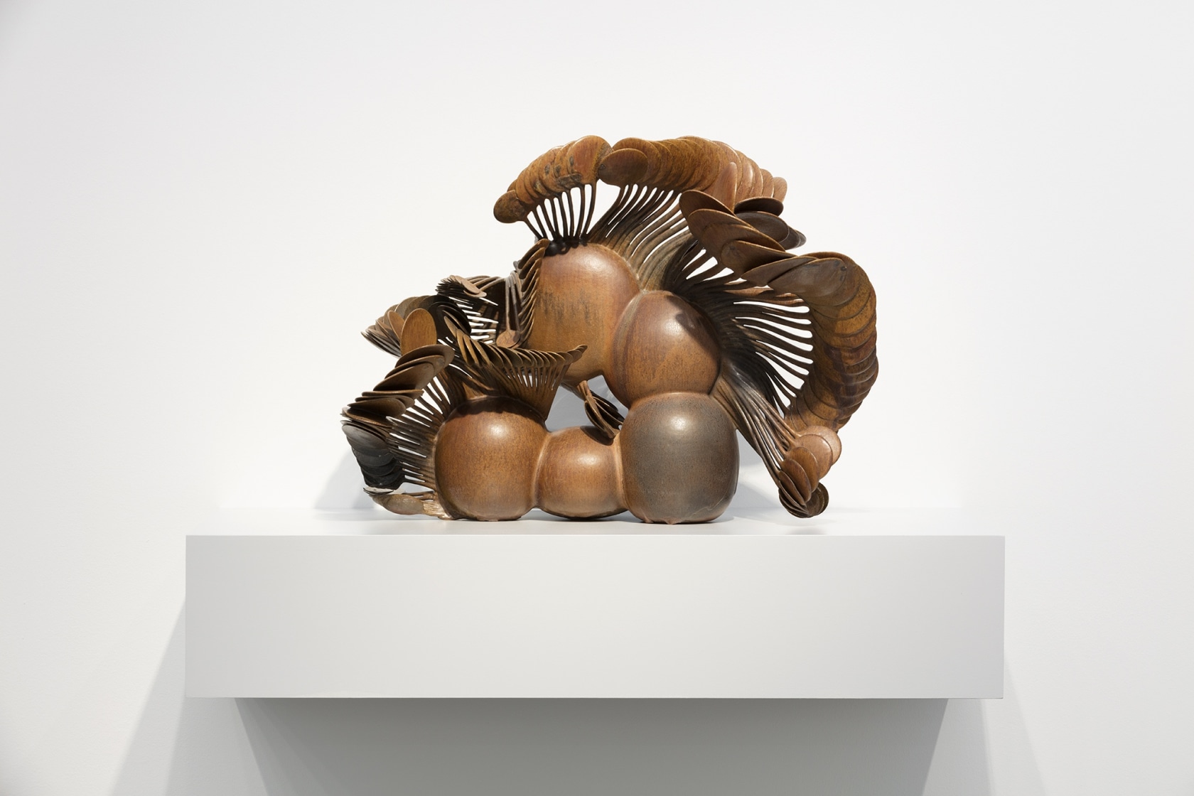 Beate Kuhn, Löffelobjekt, 1975. Exhibition view: Keramische Plastik, Esther Schipper, Berlin, 2018. Photo © Andrea Rossetti