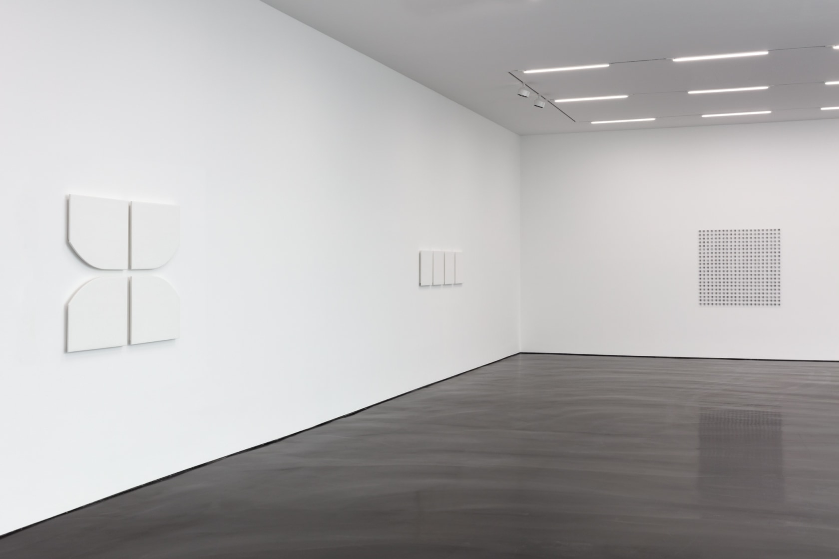 Exhibition view: Prabhavathi Meppayil, b/seven eighths Photo: © Andrea Rossetti