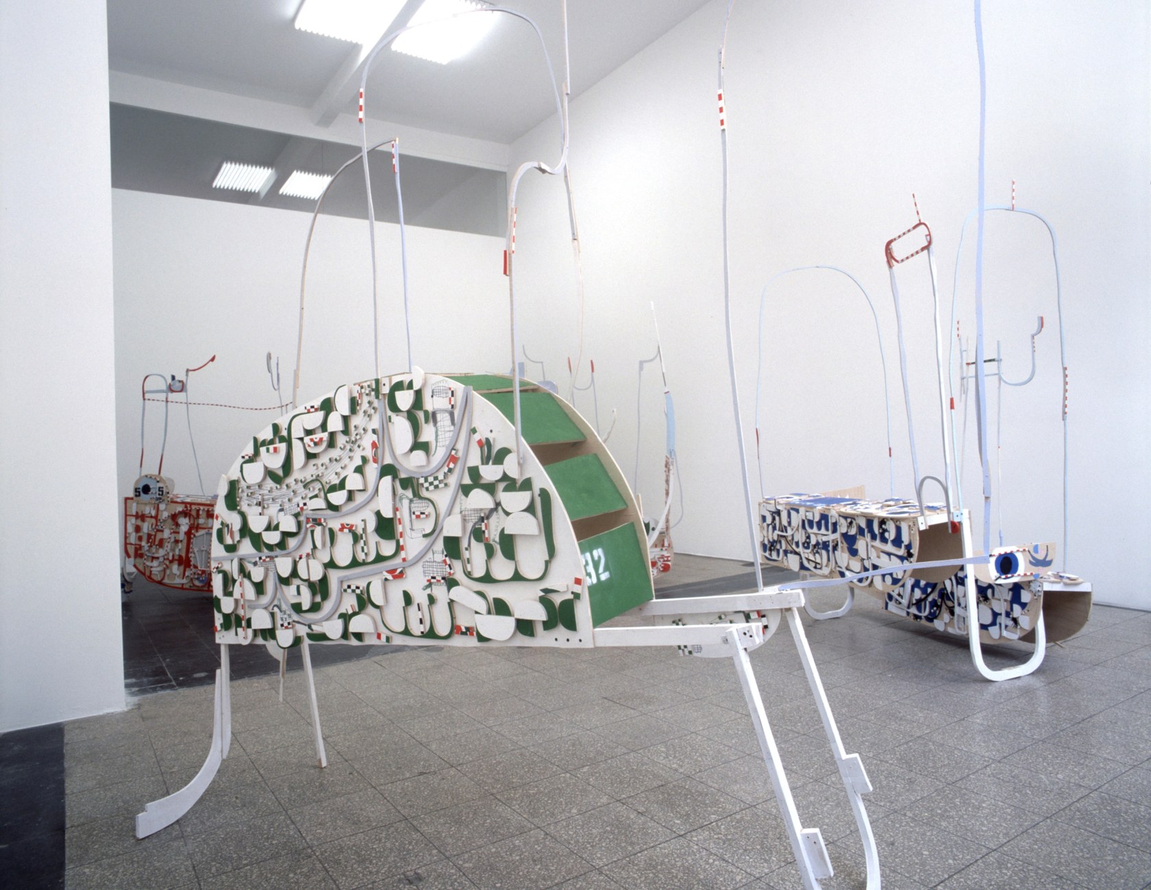 Exhibition view: Nathan Carter, 5 Ocean Boats with Radio, Schipper & Krome, Berlin Photo © Nathan Carter