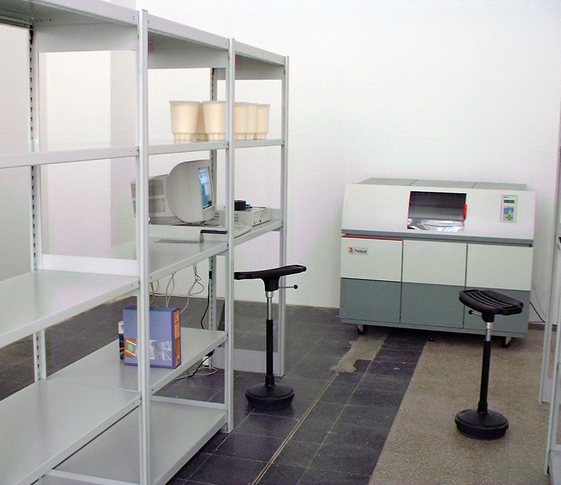 Exhibition view: Vogt and Weizenegger, Plan A, Schipper & Krome, Berlin, 2001. Photo © Jens Vogt