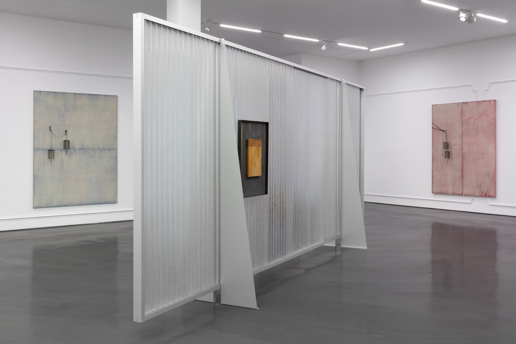 Exhibition view: Martin Boyce, The Light Pours Out, Esther Schipper, Berlin, 2018 Photo © Andrea Rossetti