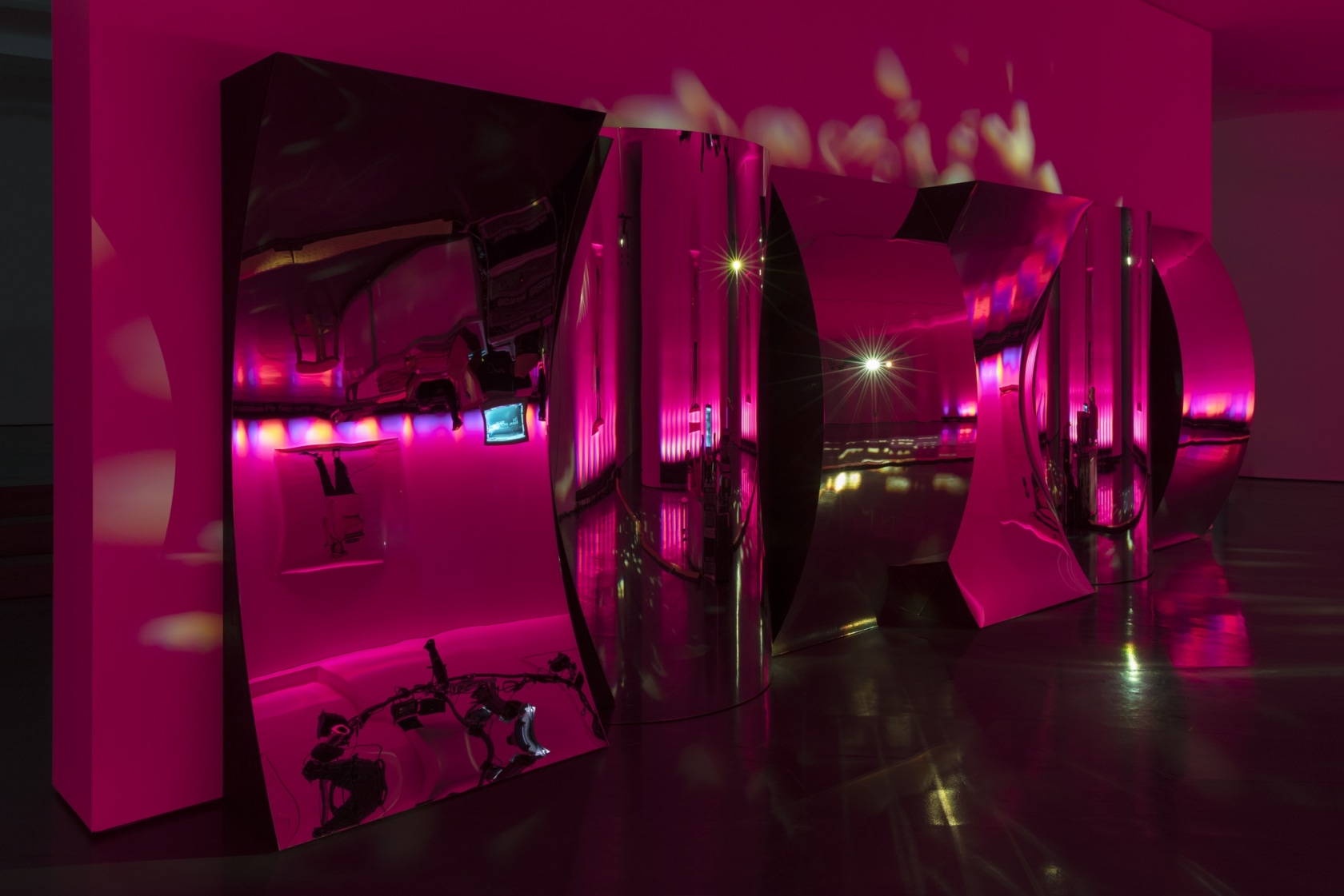 Exhibition view: Julia Scher, Wonderland, Esther Schipper, Berlin 2018 Photo: © Andrea Rossetti