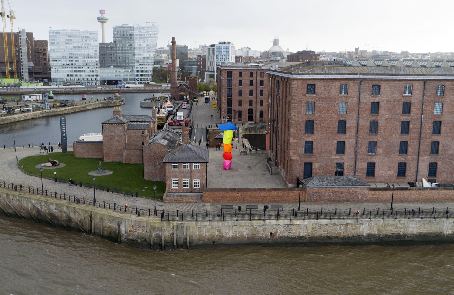 Ugo Rondinone, Liverpool Mountain, 2018 Painted stone, stainless steel 435 cm x 1021 cm x 195 cm Exhibition view: Liverpool...