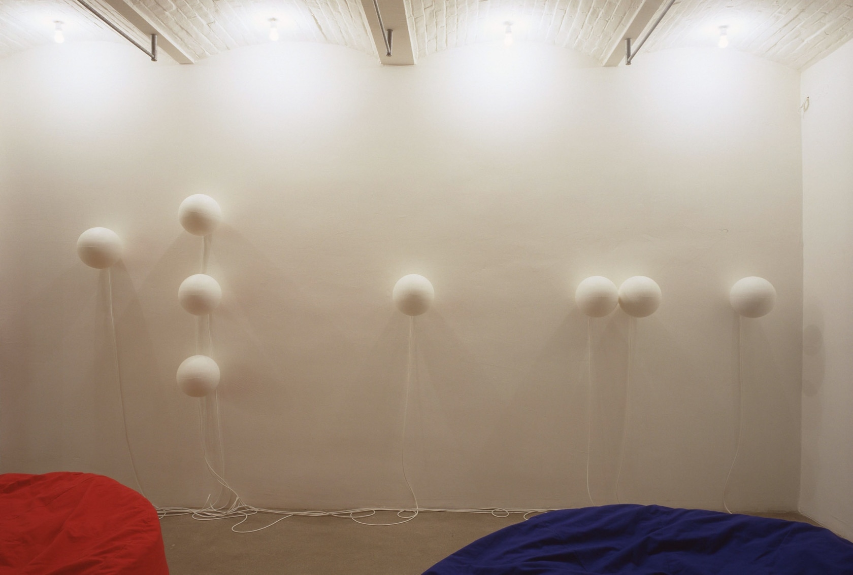 Angela Bulloch, Snooker – Start Of An End Game, 1998. Exhibition view: Codes, Schipper & Krome, Berlin, 1998. Photo ©...