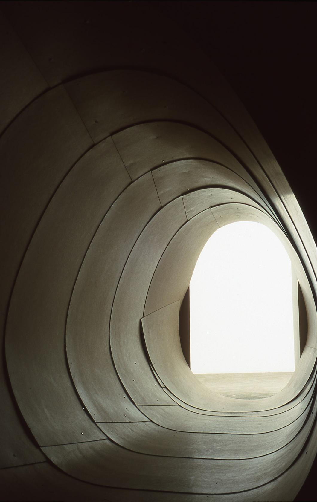 Christoph Keller, Tunnel, 1998. Exhibition view: Christoph Keller, tunnel & lightbox, Schipper & Krome, Berlin, 1998. Photo © Carsten Eisfeld