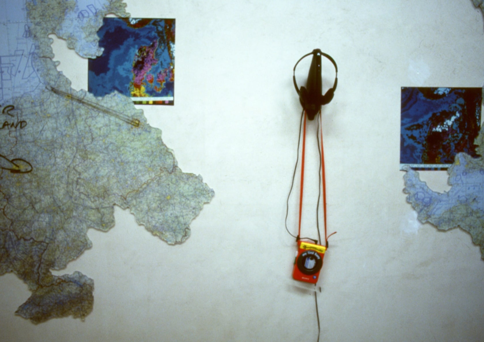 Exhibition view: Once upon a time in City Bild, Esther Schipper, Cologne, 1990. Photo © Lothar Schnepf