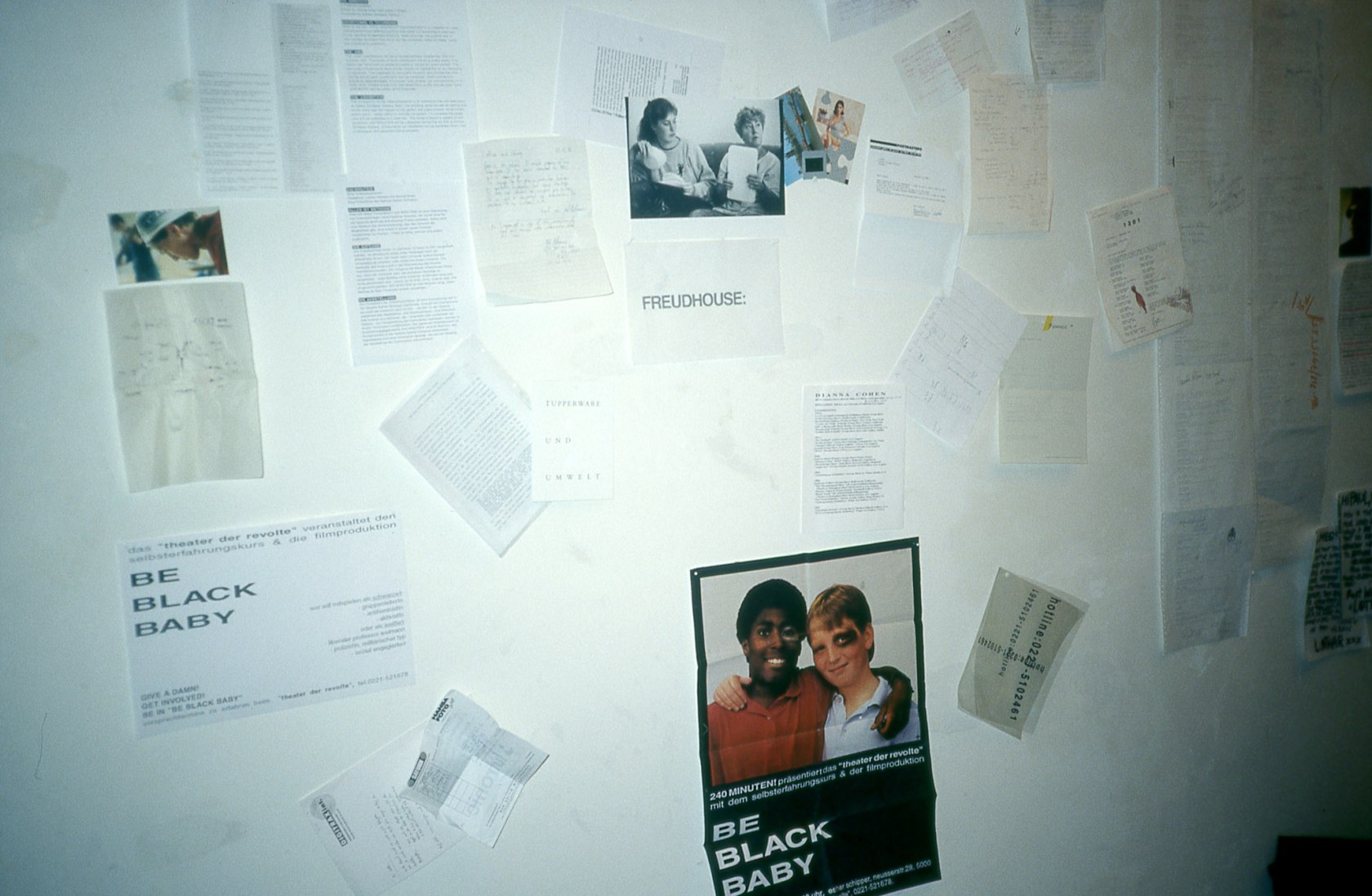 Exhibition view: 240 minuten!, Esther Schipper, Cologne, 1992. Photo © Georg Graw / Lothar Hempel