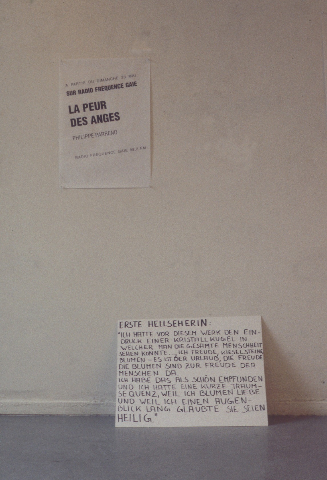 Exhibition view: Philippe Parreno, Plädoyer, Esther Schipper, Cologne, 1993. Photo © Lothar Schnepf