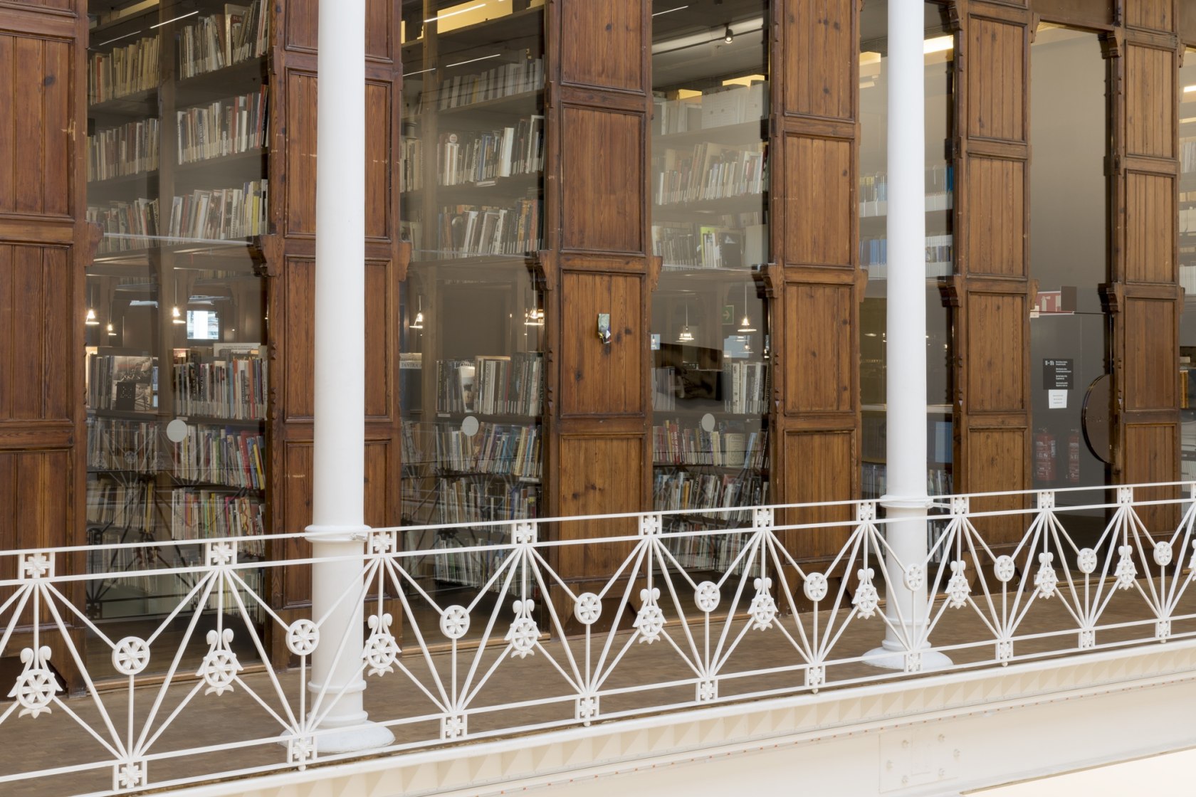 Autonomous Colours, 2018 Exhibition view: Someone Walking Around, with Roman Ondak, Fundació Antoni Tàpies, Barcelona, 2019 Photo © Roberto Ruiz...