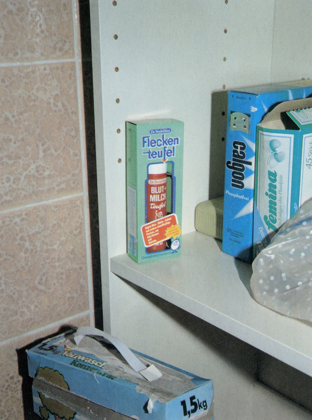 Paul Graham, Stain remover, Munich, 1989. Exhibition view: Paul Graham, Esther Schipper, Cologne, 1990. Image © Paul Graham