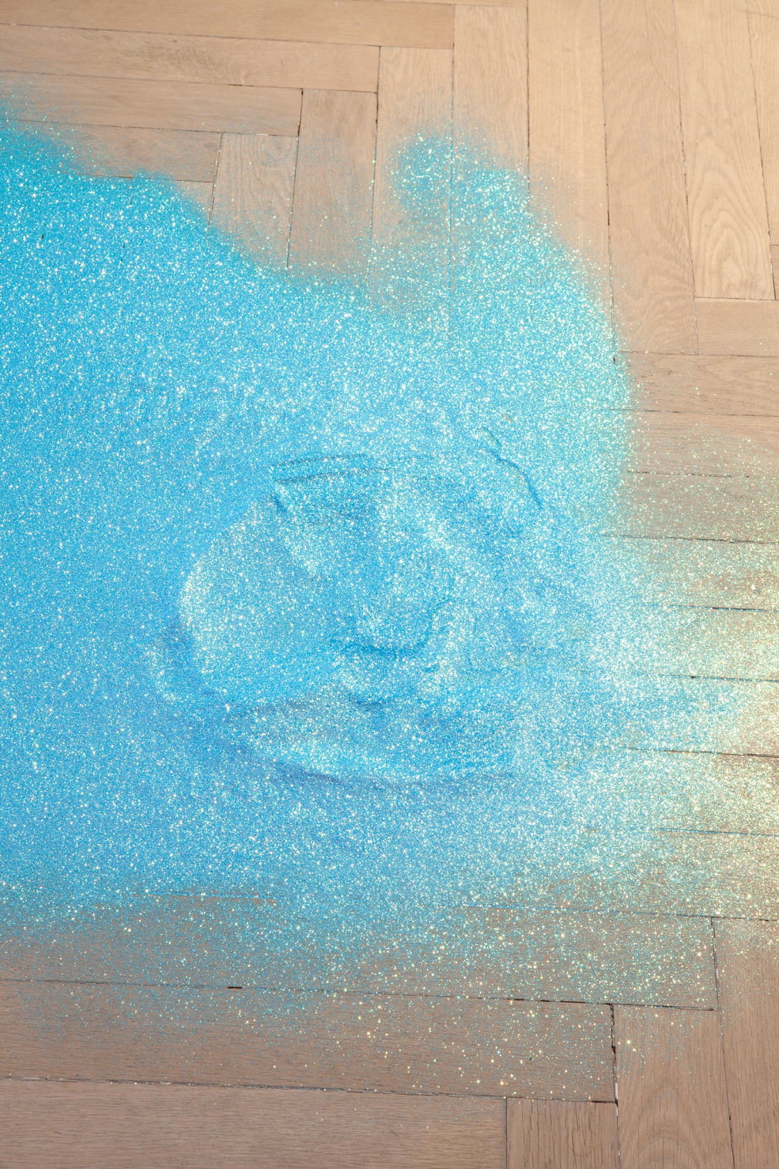 Exhibition views from Ann Veronica Janssens (March 6 - April 18, 2015) On the floor: Untitled, 2013 ©Andrea Rossetti