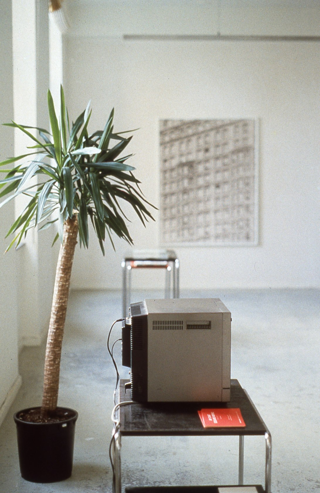 Exhibition view: Readymades Gehören Allen, Esther Schipper, Cologne, 1989. Photo © Lothar Schnepf