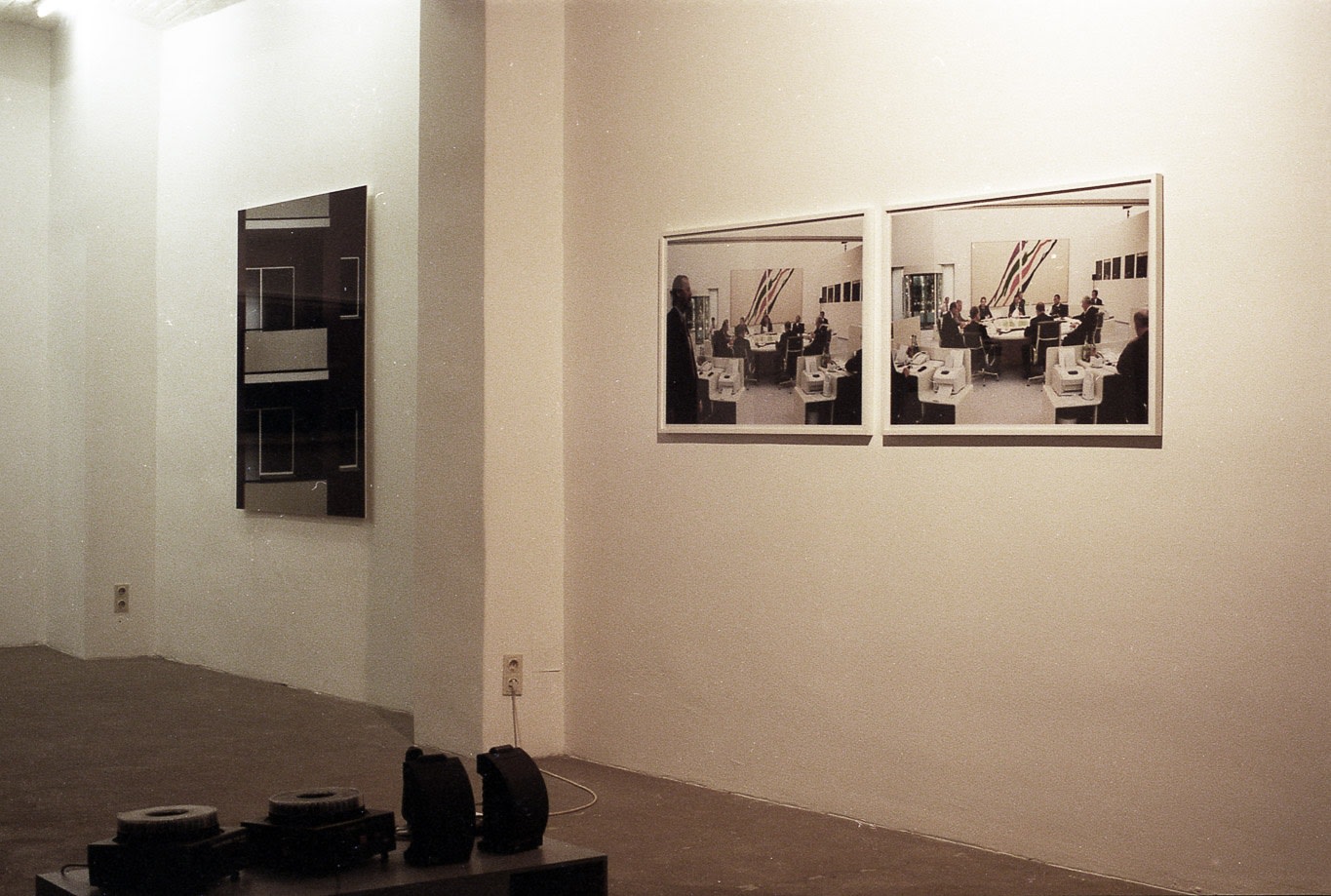Exhibition view: Space, Schipper & Krome, Berlin, 1999. Photo © Carsten Eisfeld