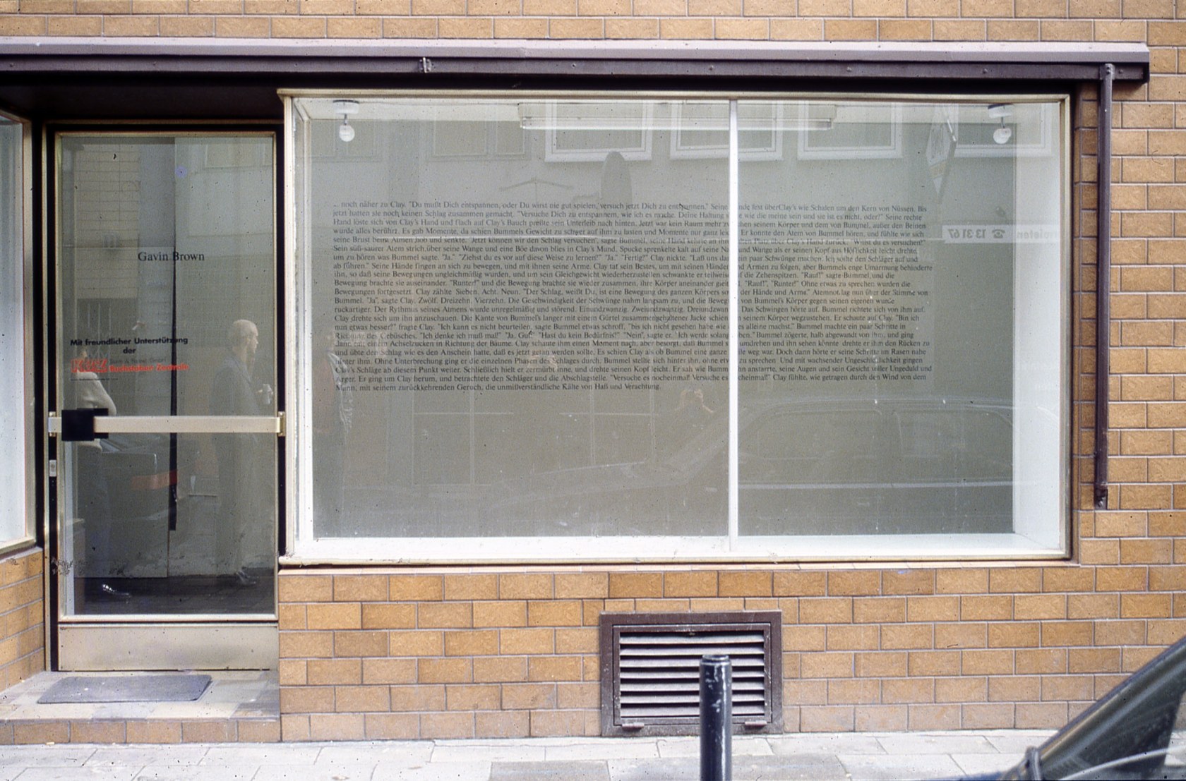 Exhibtion view: Gavin Brown, The lacedaemonian ambassadors by S. Schablone, Schipper & Krome, Cologne, 1994. Photo © Lothar Schnepf