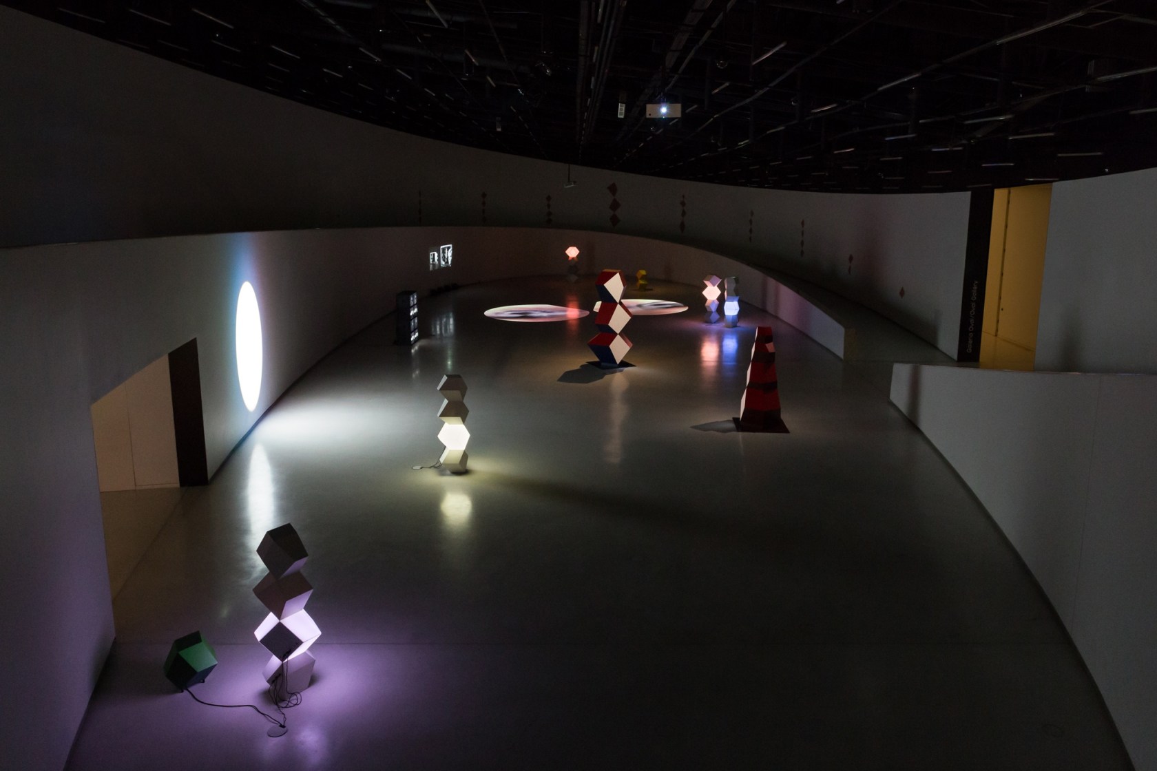 Exhibition view: Angela Bulloch. Anima Vectorias, MAAT, Oval Gallery, Lisbon, 2019. Courtesy EDP Foundation 3D modelling by Fred Fröhlich Photo...