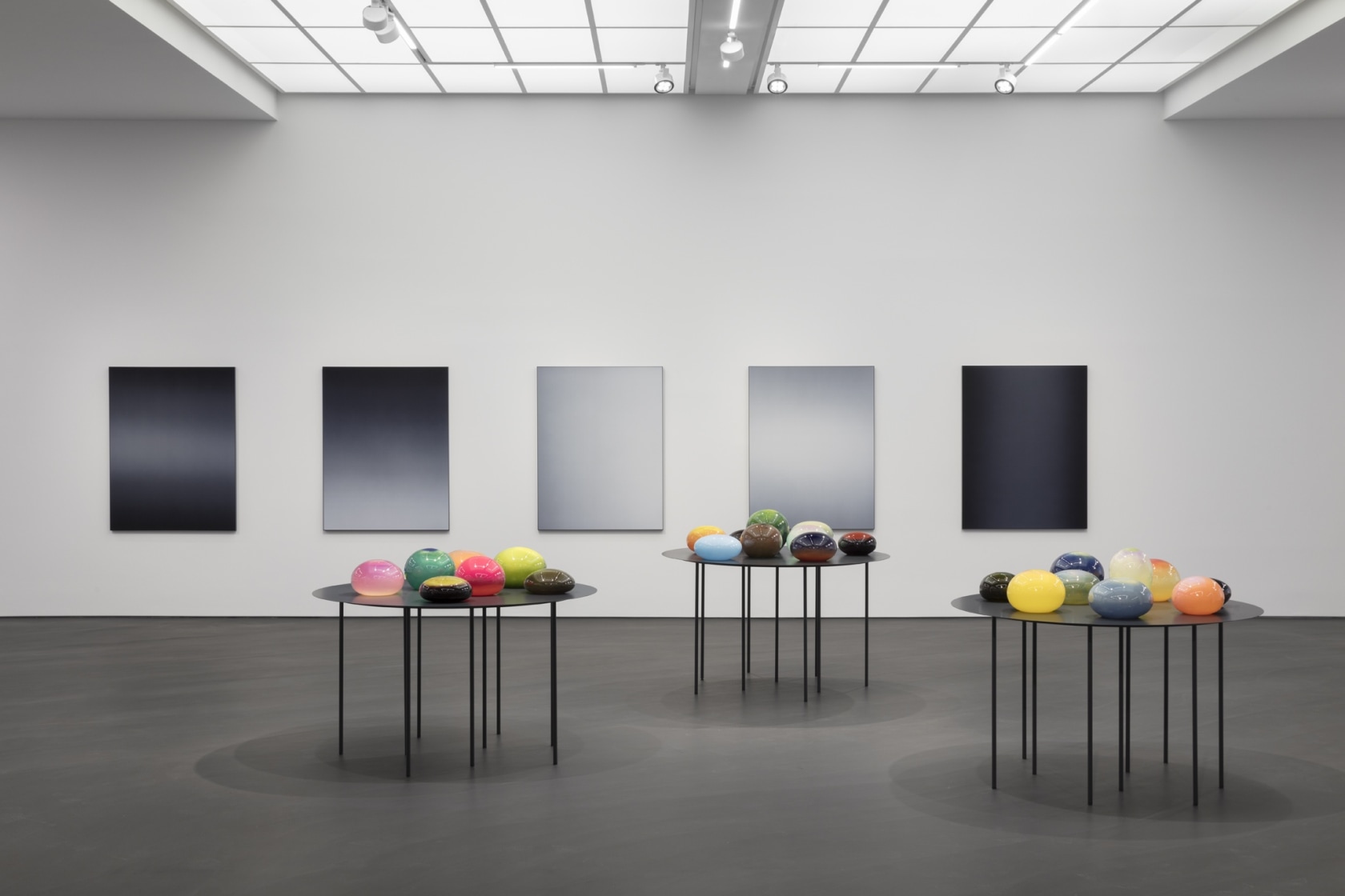 Exhibition view: Ku Lak, Esther Schipper, Berlin, 2020. Photo © Andrea Rossetti