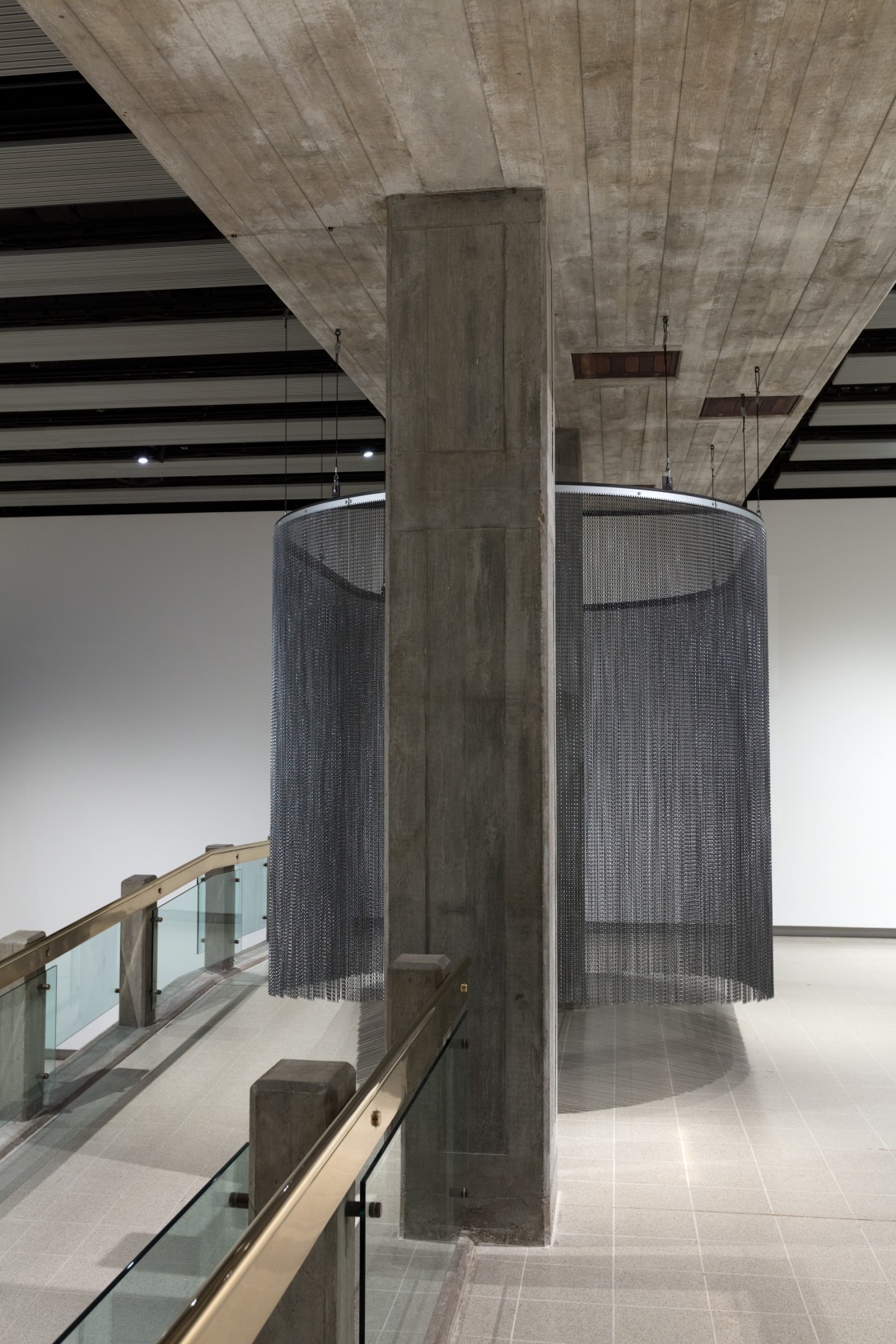 ⊂⊃, 2018 Kriska aluminium curtains 305 (max height) x 488 x 288 cm Photo © Andrea Rossetti