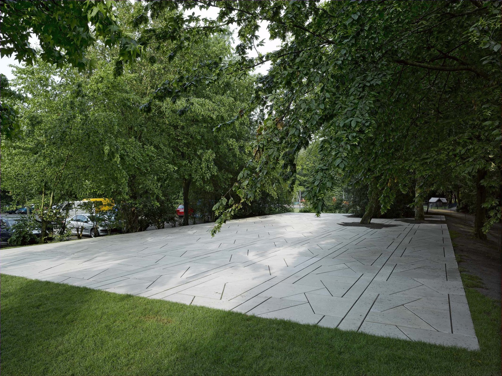 Exhibition view, We Are Still and Reflective, Münster Sculpture Project, 2007 © Roman Mensing