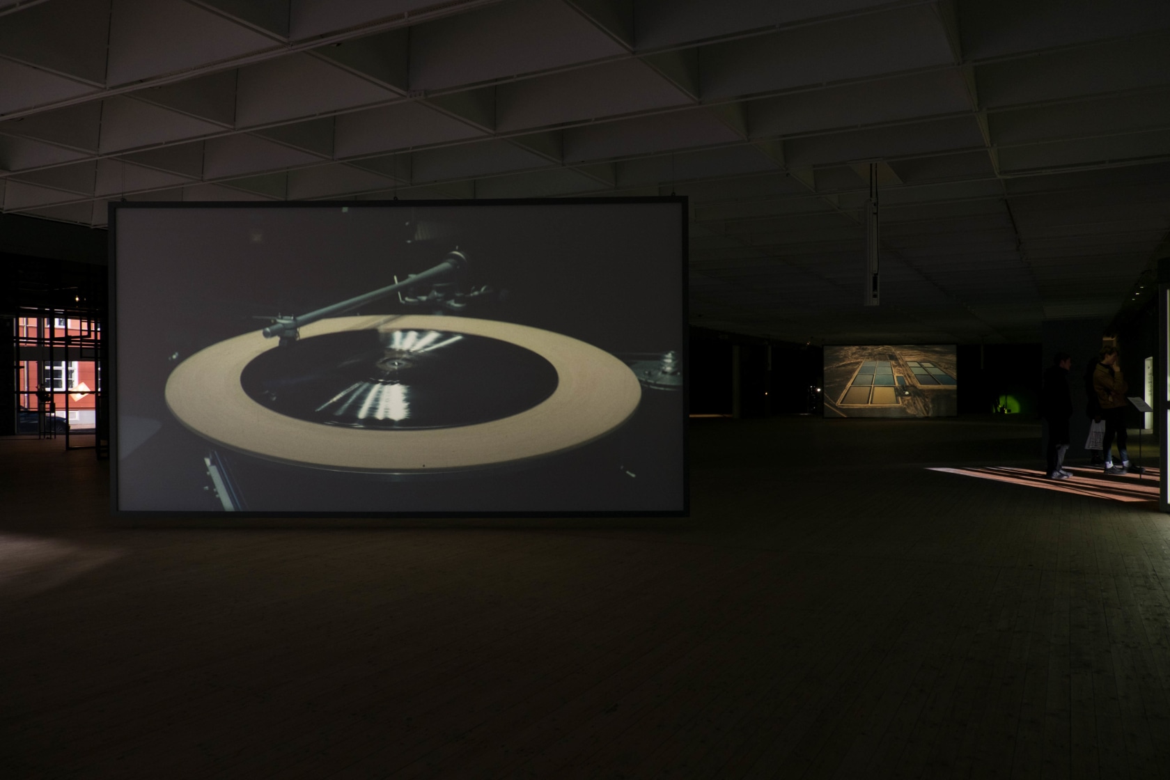 Exhibition view: Rosa Barba: Elements of Conduct, Malmö Konsthall, 2017. Photo © Mizuki Kin