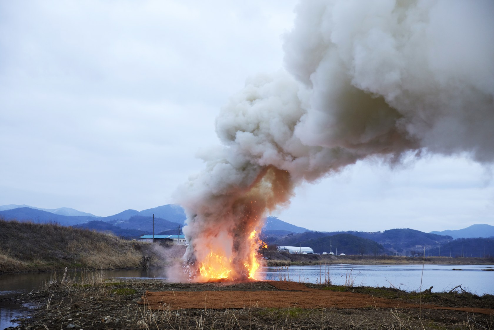 Daljip Teugi ritual in Cheongdo, South Korea, organised on occasion of Lee Bae's exhibition La Maison de La Lune Brûlée....