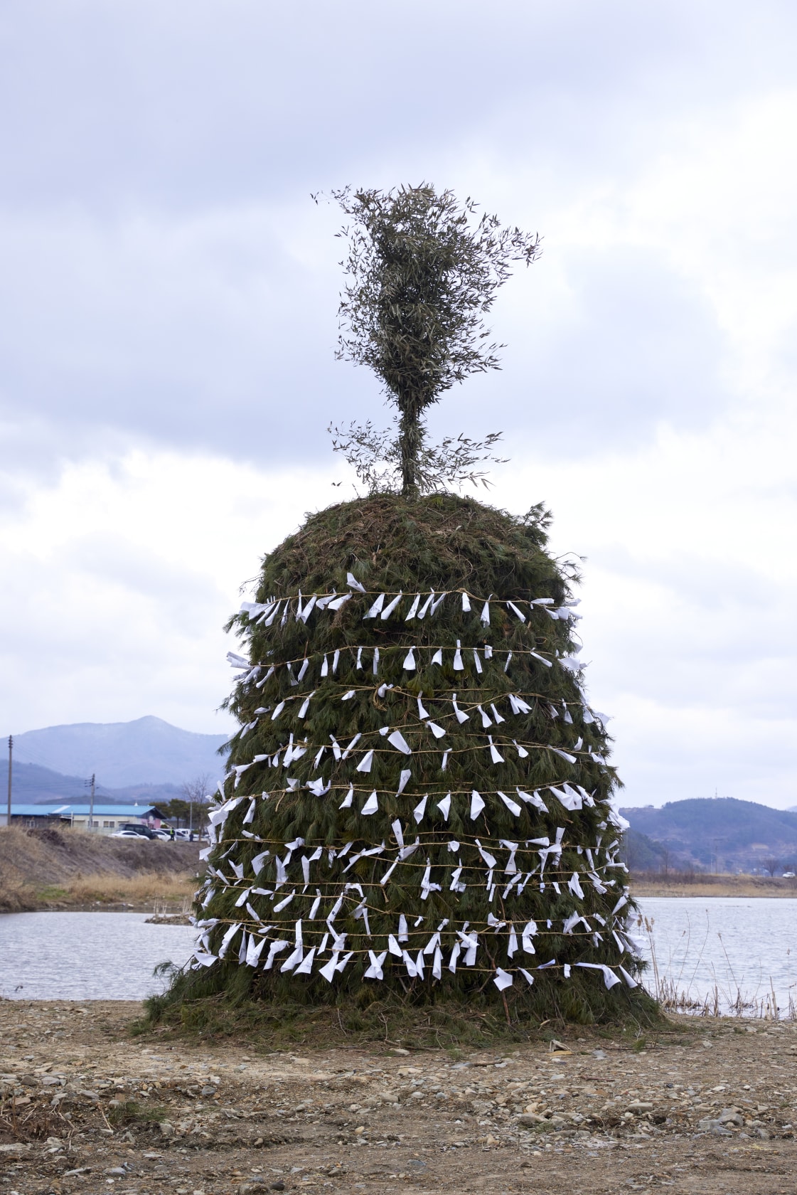 Daljip Teugi ritual in Cheongdo, South Korea, organised on occasion of Lee Bae's exhibition La Maison de La Lune Brûlée....