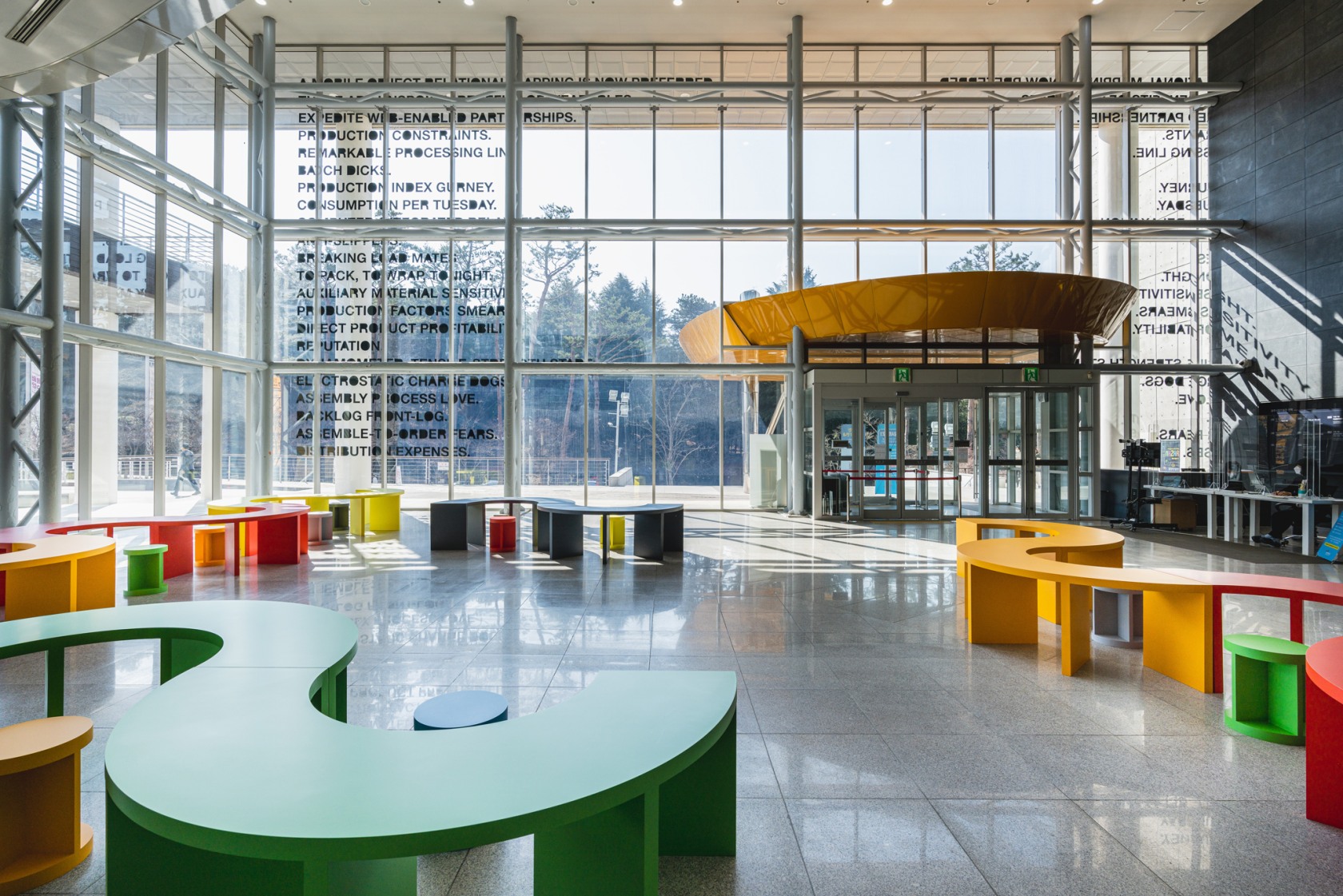 Exhibition view: Liam Gillick, The Work Life Effect, Gwangju Museum of Art, Gwangju, 2021. Photo © Gwangju Museum of Art,...