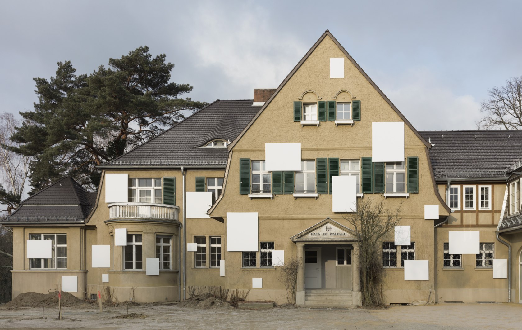 Exhibition view: Karin Sander – A to Z, Haus am Waldsee, Berlin, 2018-2019. Photo © Andrea Rossetti