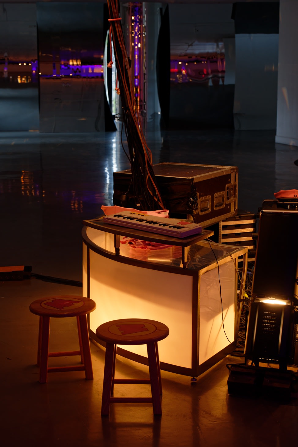 Exhibition view: Julia Scher, Wonderland, Maison Populaire, Montreuil, 2022. Photo © Aurélien Mole