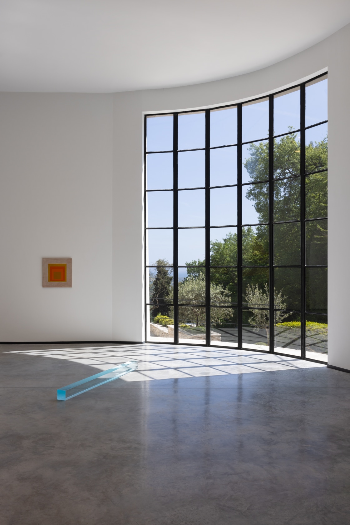 Ann Veronica Janssens Ice Blue Bar, 2017 Cast glass 12 x 192 x 12 cm Exhibition view: Ann Veronica Janssens,...