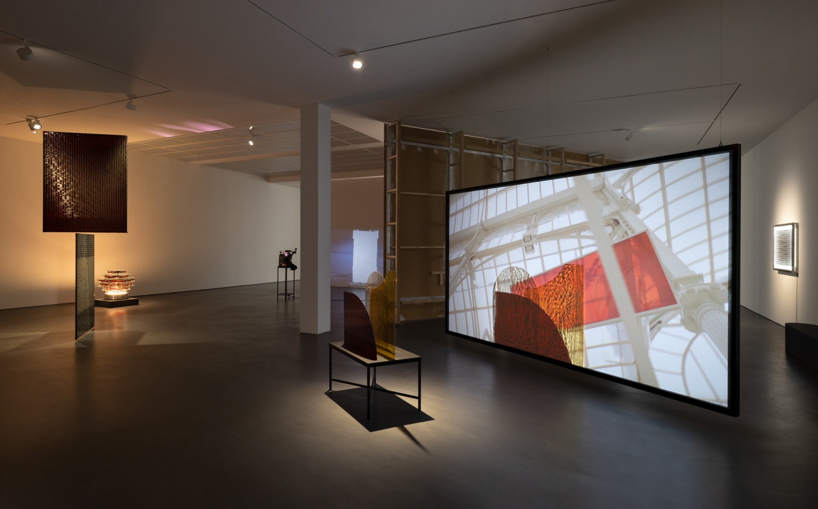 Exhibition view: Rosa Barba, Radiant Exposures, Esther Schipper, Berlin, 2022. © Rosa Barba / VG Bild-Kunst, Bonn 2022. Photo ©...