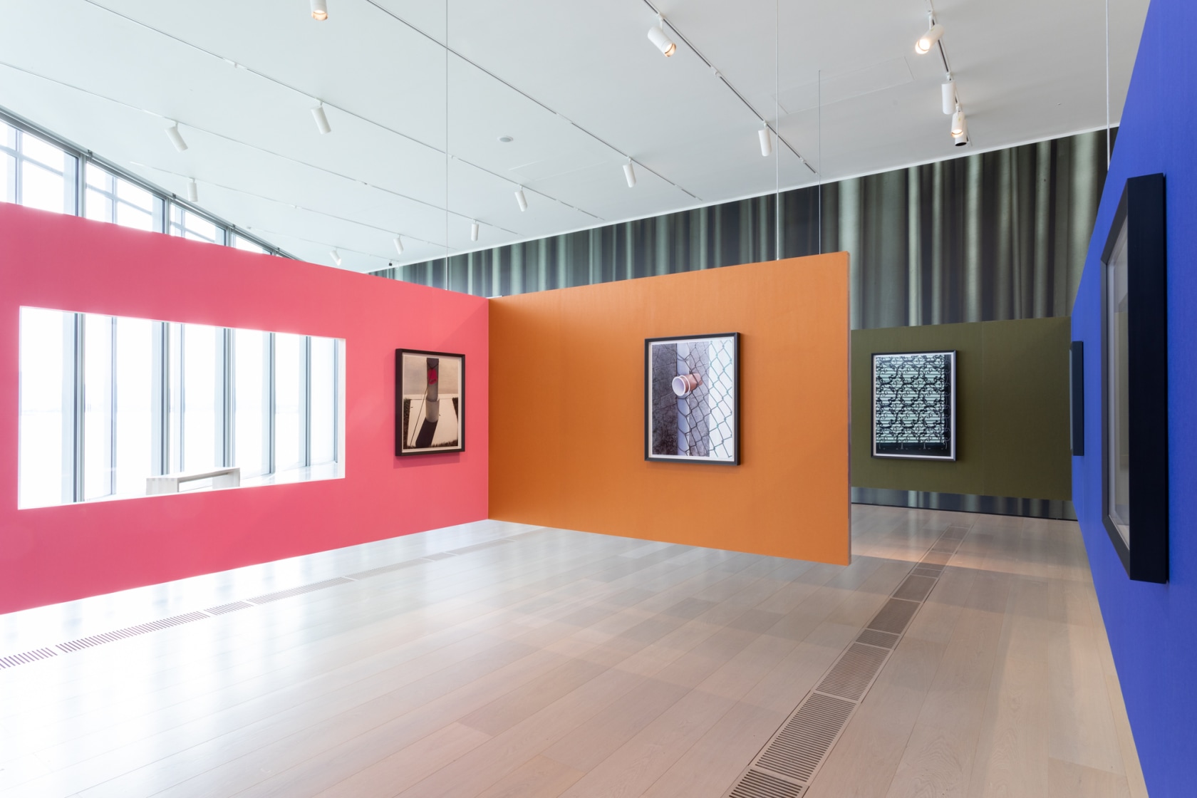 Exhibition view: Mundo de Papel, Centro Botin, Santander, 2021. Photo © Vicente Paredes