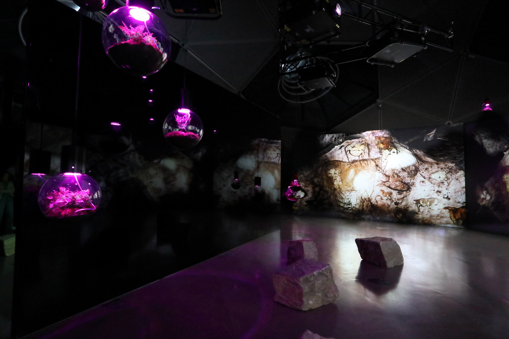 Exhibition view: Hito Steyerl, Animal Spirits, Space01, Kunsthaus Graz, Graz, 2022. © Hito Steyerl / VG Bild-Kunst, Bonn, 2022. Photo...