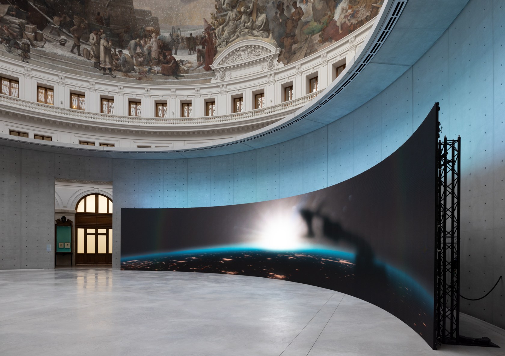 Exhibition view: Anri Sala, Time No Longer, Rotunda of the Bourse de Commerce – Pinault Collection, Paris, 2022. © Anri...