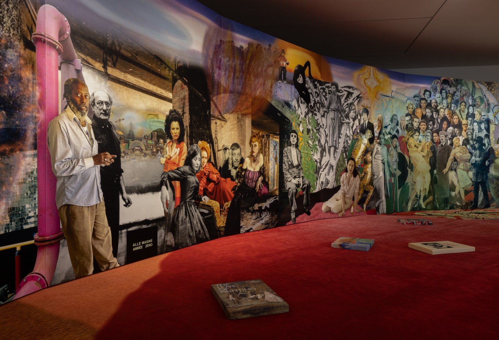 Exhibition view: Dominique Gonzalez-Foerster, Panoramism and the Abstract Sector, Esther Schipper, Berlin, 2022. © VG Bild-Kunst, Bonn 2022. Photo ©...