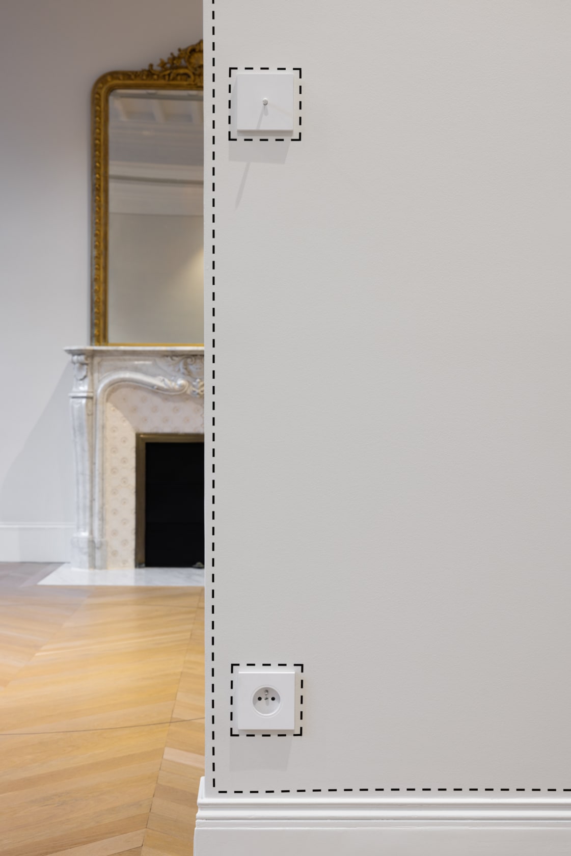 Exhibition view: Ceal Floyer, Esther Schipper, Paris (2022-23) Photo © Andrea Rossetti