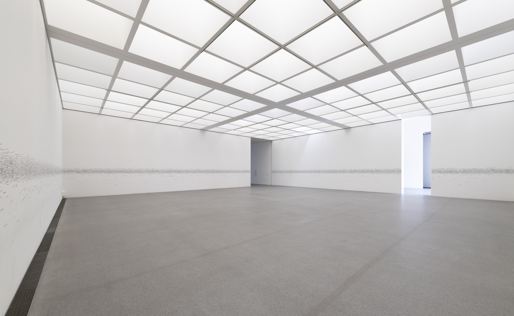 Exhibition view: Roman Ondak, Measuring the Universe, Pinakothek der Moderne, Munchen, 2022. Photo © Bayerische Staatsgemäldesammlungen, München