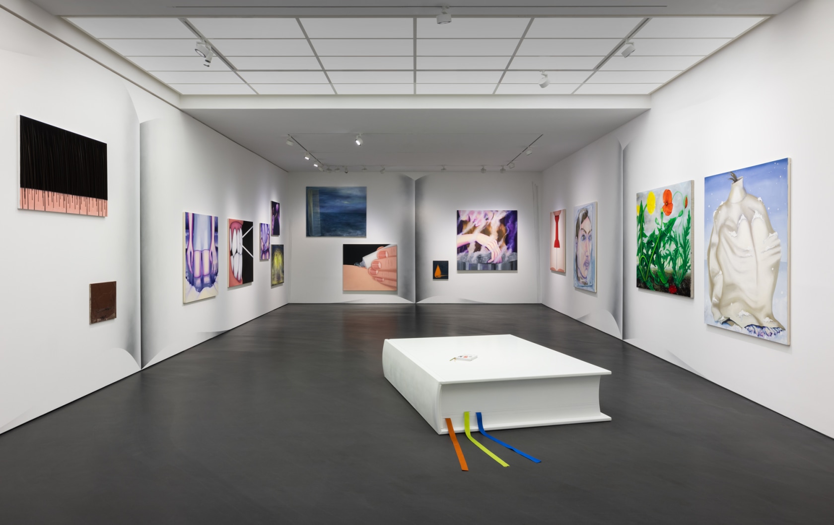 Exhibition view: Karolina Jabłońska, Tomasz Kręcicki, Cyryl Polaczek, Reconciling Apparent Contradictions, Esther Schipper, Berlin, 2023. Photo © Andrea Rossetti