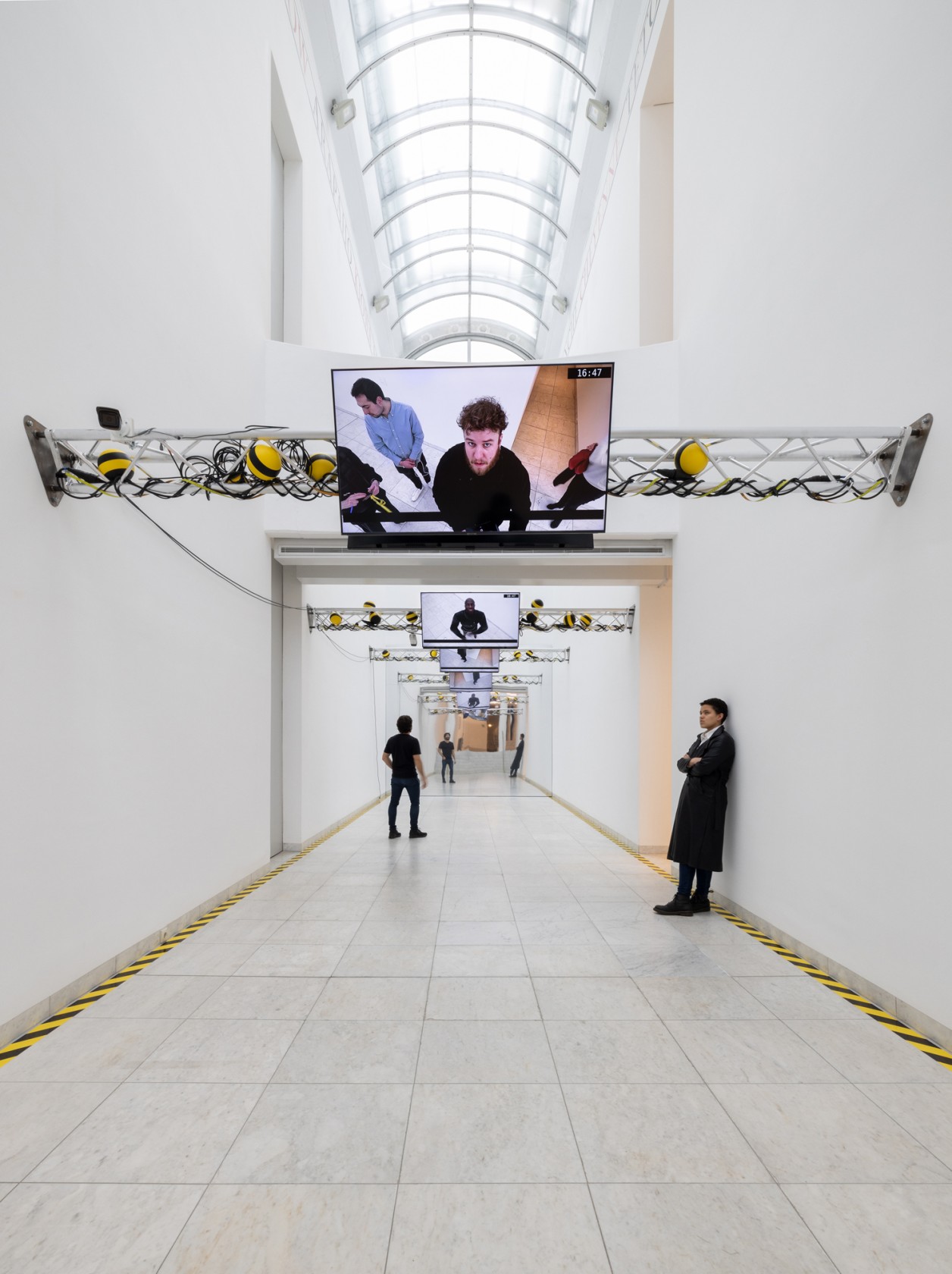 Exhibition view: Julia Scher, Maximum Security Society, Museum Abteiberg, Mönchengladbach, 2023. Photo © Andrea Rossetti