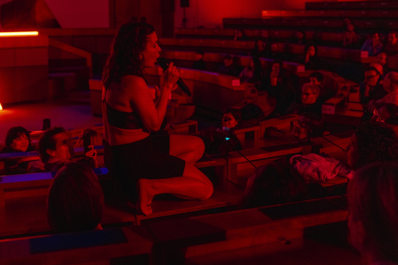 Performance: Ari Benjamin Meyers, Forecast (LX23), 01. + 02.07.2023, Hémicycle Luxembourg. Photo © Fabrizio Vatieri | Mudam Luxembourg