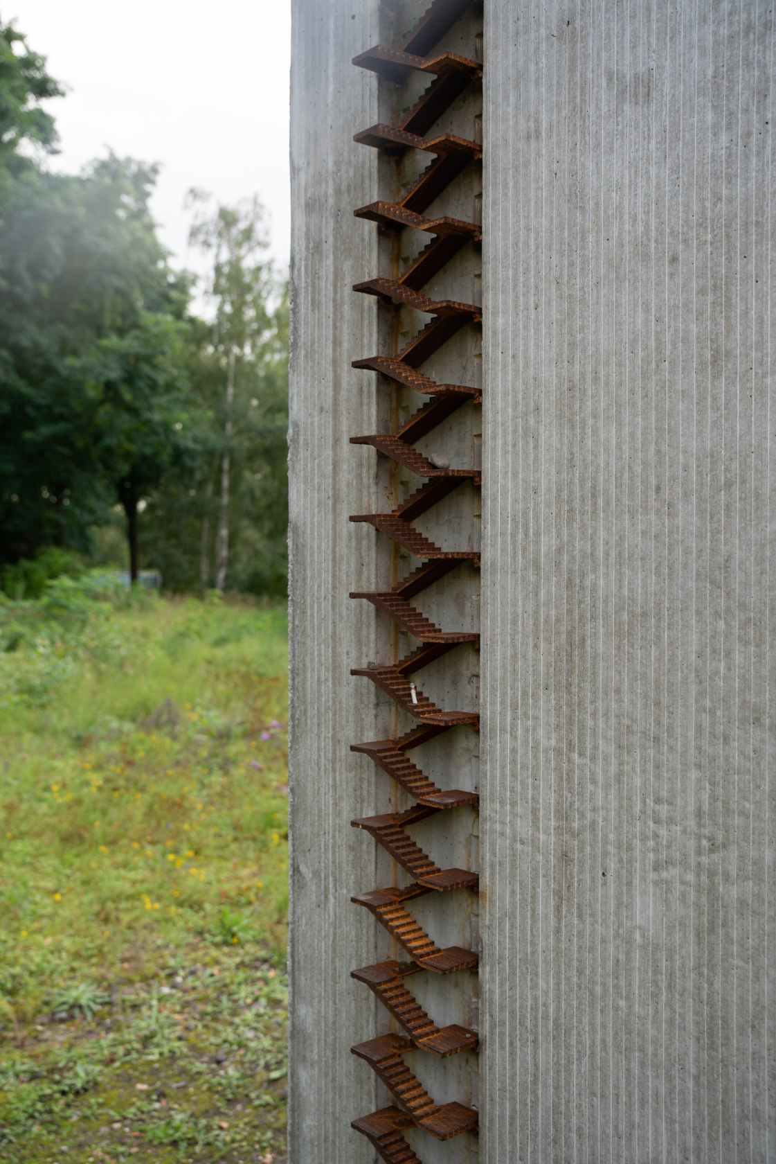 Installation view Neustadt, 2021, miniature model of the powerplant ‘Kraftwerk Gustav Knepper’ in Dortmund, constructed 1951; demolition 2019