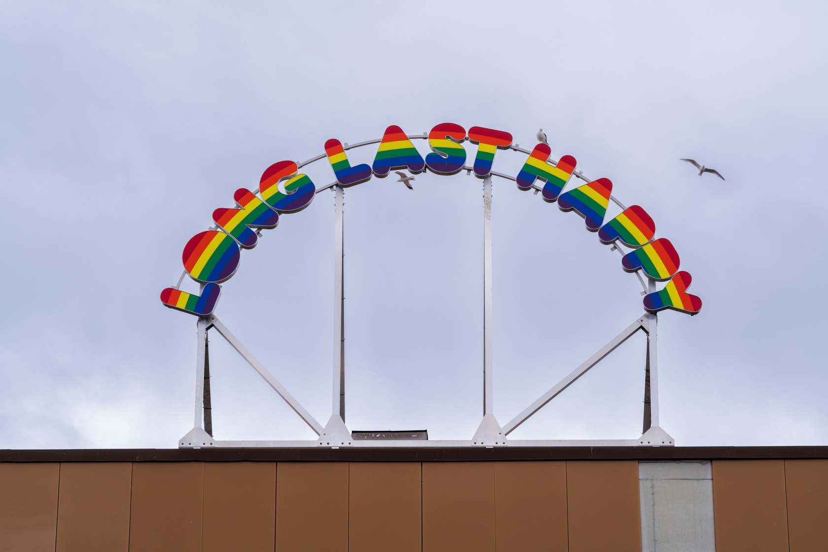Ugo Rondinone, long last happy, 2020, neon, acrylic glass, translucent foil, aluminum, 313 x 768 x 15 cm. Exhibition view:...