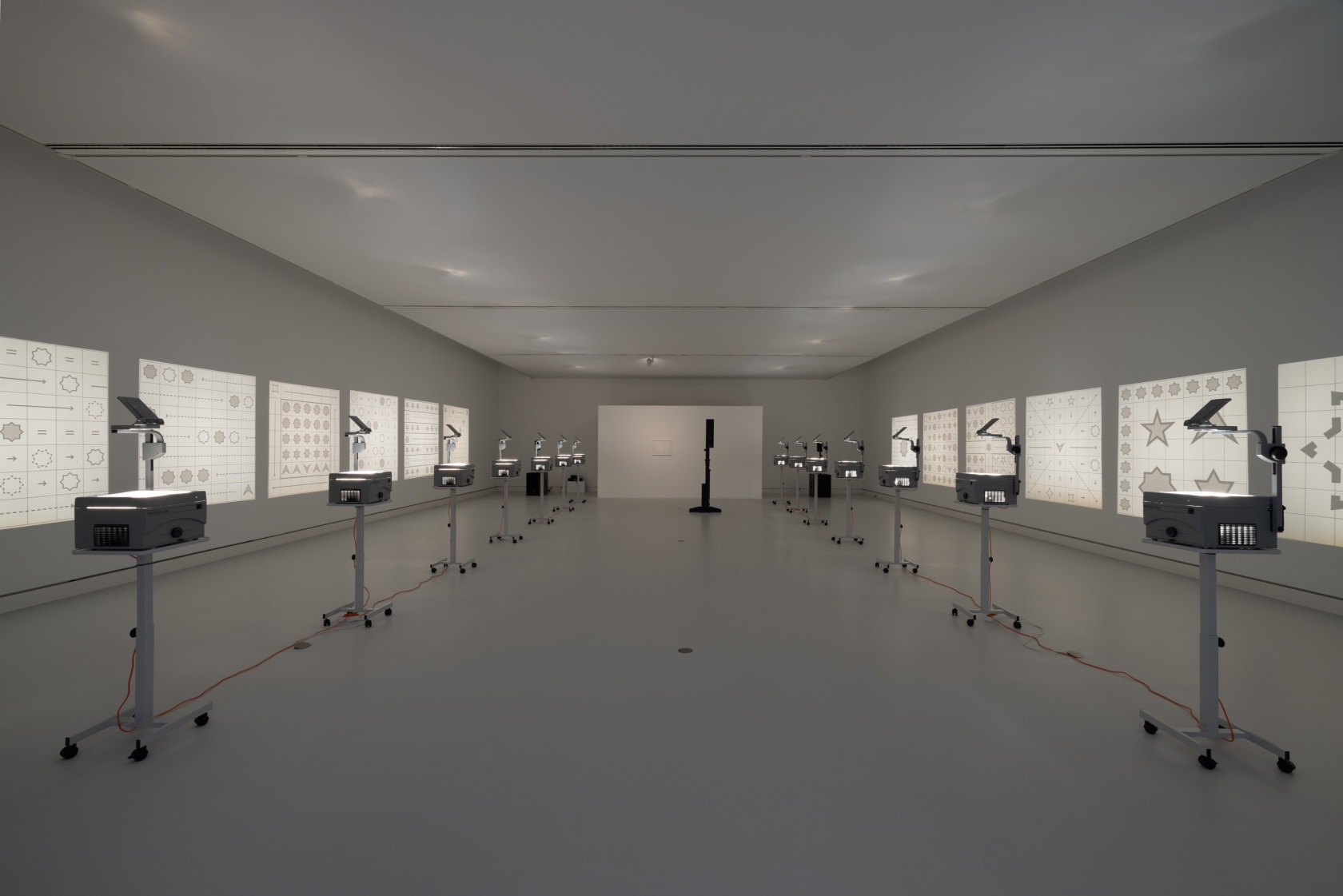 Exhibition view: Ari Benjamin Meyers, Ari Benjamin Meyers – Always Rehearsing, Kunsthalle Mainz, 2024. Photo © Andrea Rossetti