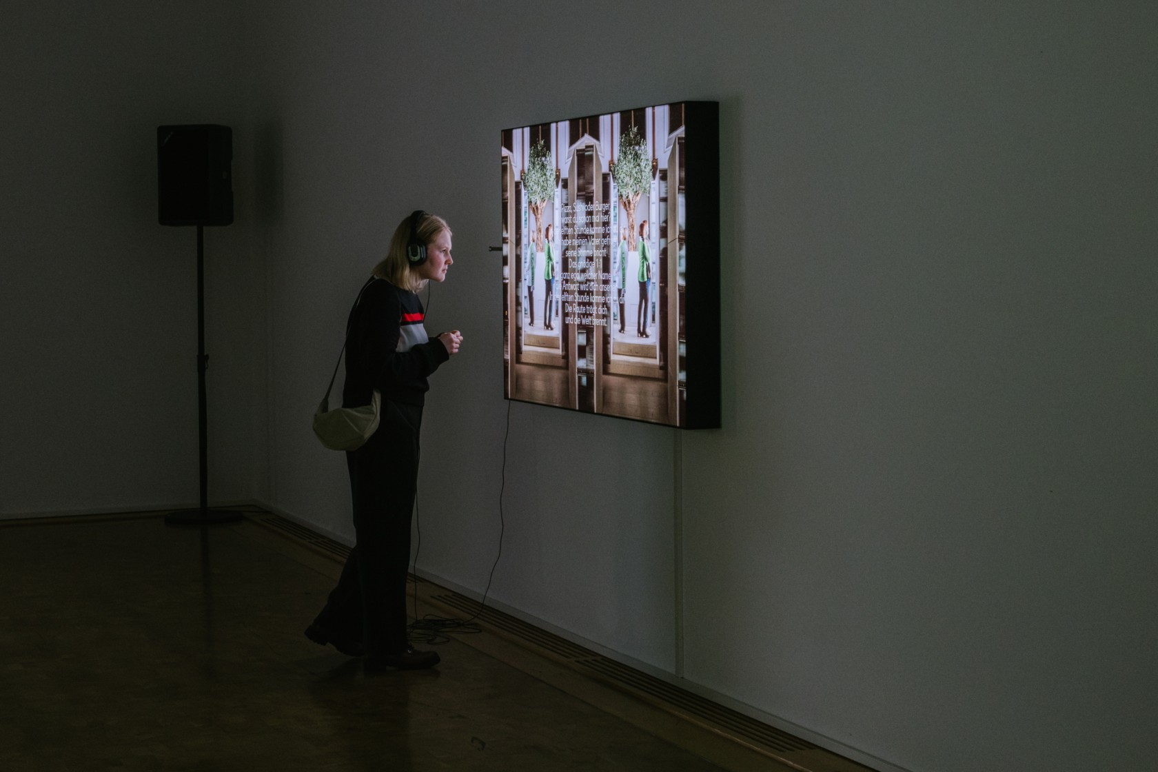 Exhibition view: Ari Benjamin Meyers, Hymnus (Fankurve), KUNSTHALLE FOR MUSIC in Mönchengladbach, Act III, Museum Abteiberg, 2025. Photo © Carlos...