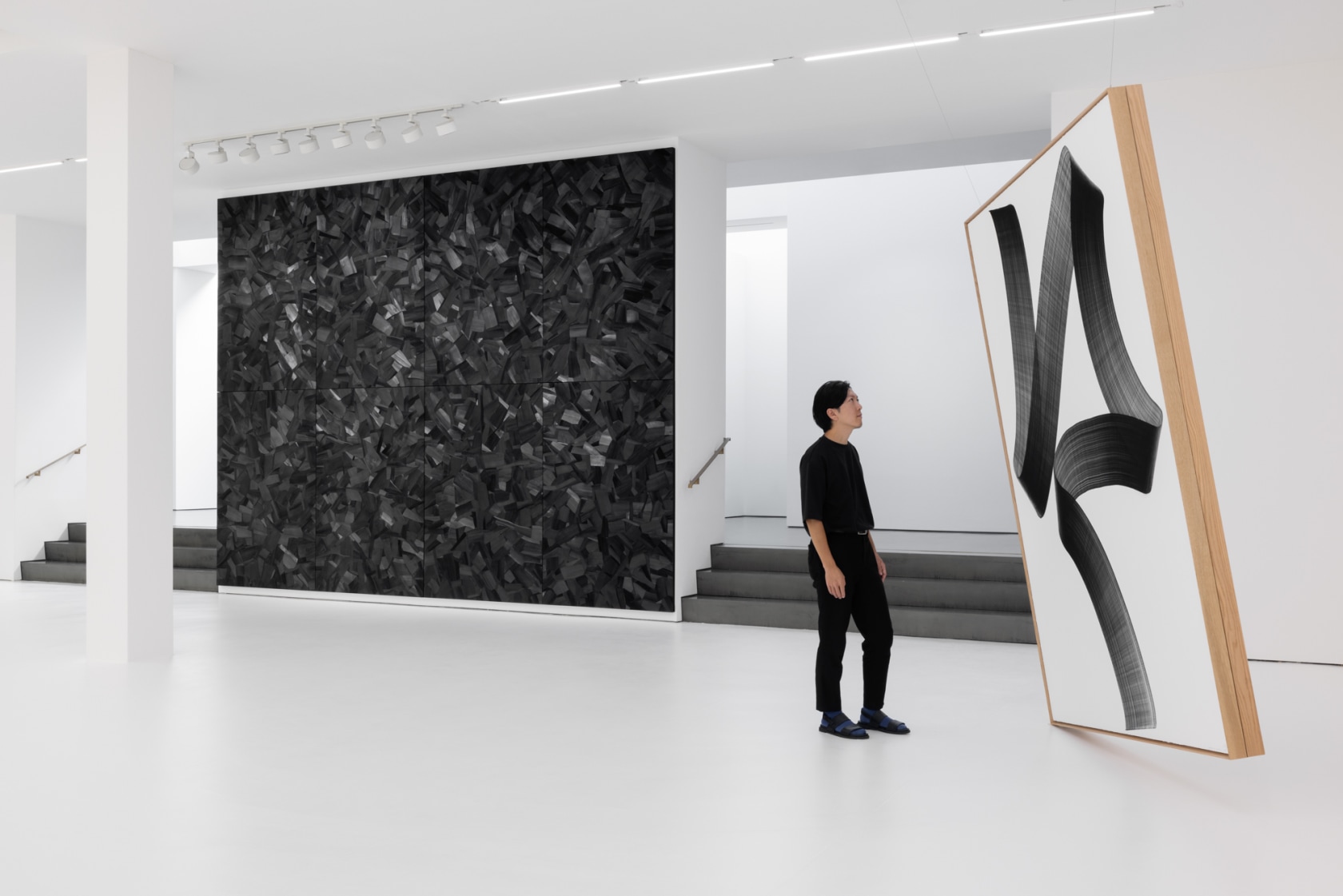 Exhibition view: Lee Bae, Syzygy, Esther Schipper, Berlin, 2025. Photo © Andrea Rossetti