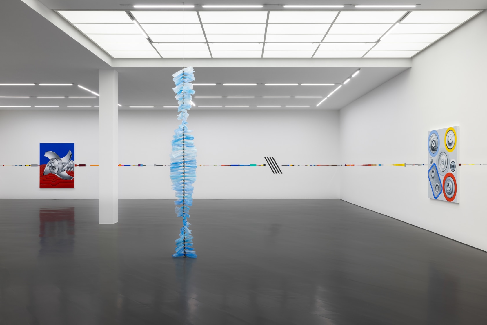 Exhibition view: Jac Leirner and Rafa Silvares, Ensemble, Esther Schipper, Berlin, 2025. Photo © Andrea Rossetti